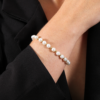 Pulseira Dourada de Pérolas e Bolinhas - Image 2